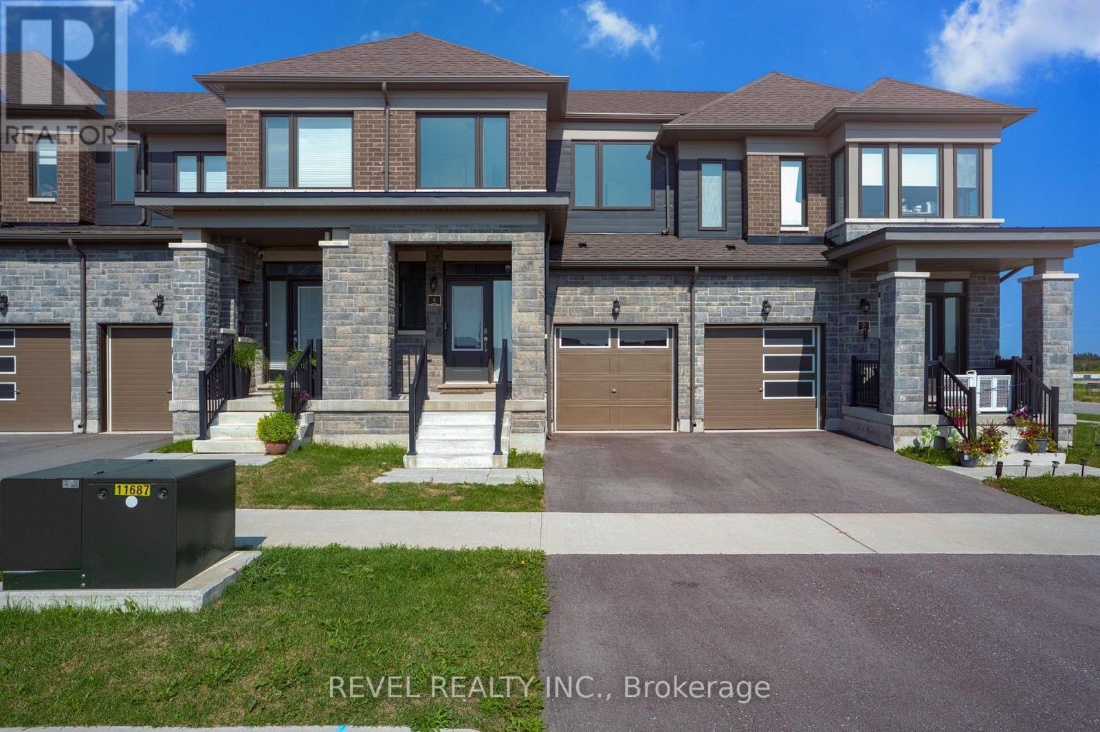 4 ROCHESTER DRIVE