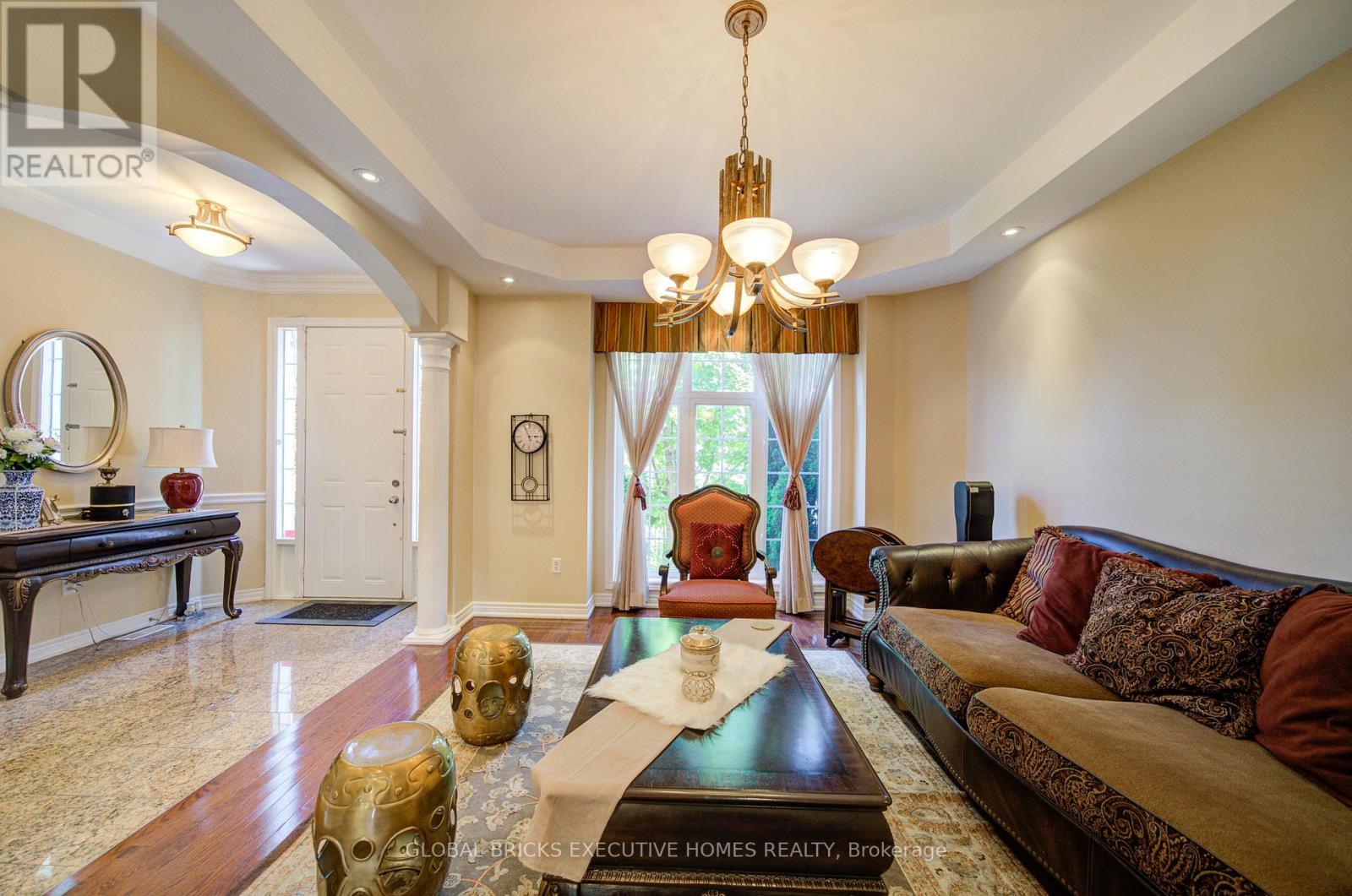 3885 EGLINTON AVENUE - 5
