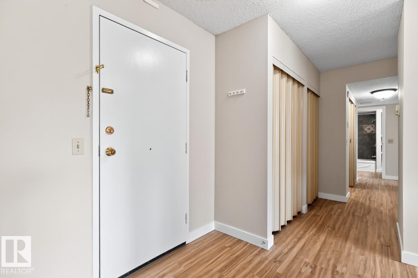 #5 11265 31 AV NW - 19
