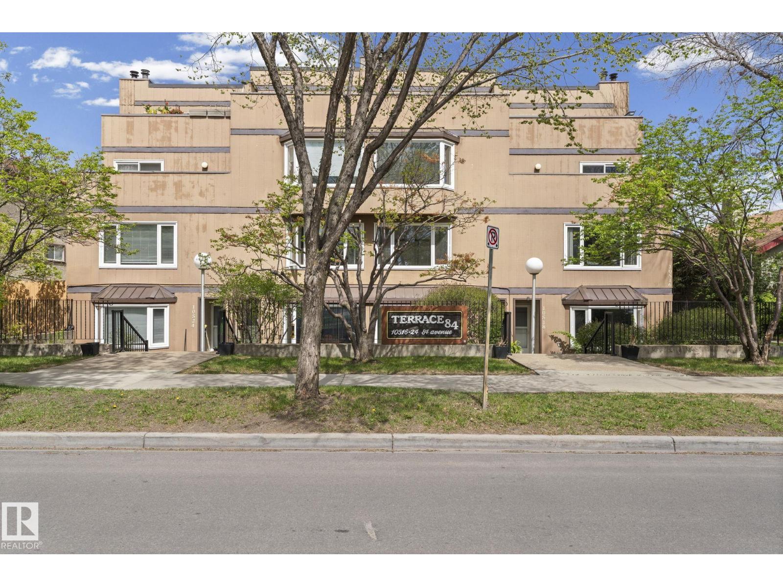 10518 84 AV NW - 2