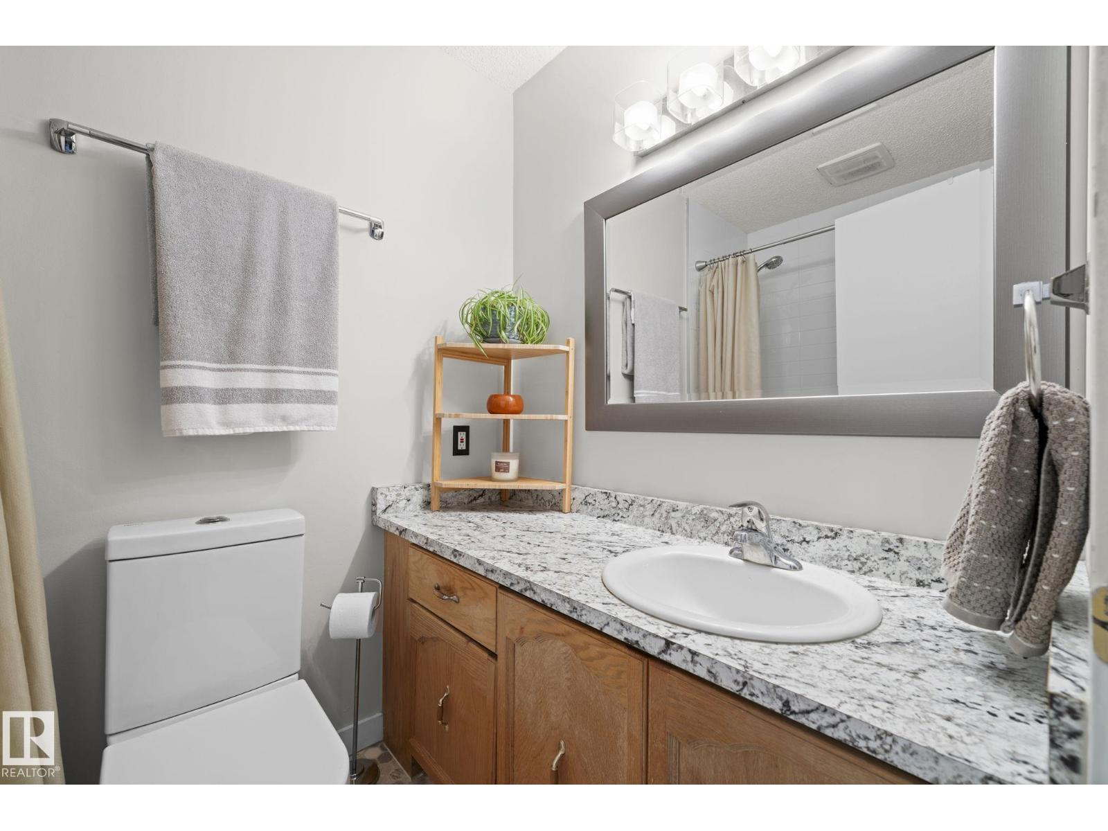 10518 84 AV NW - 26