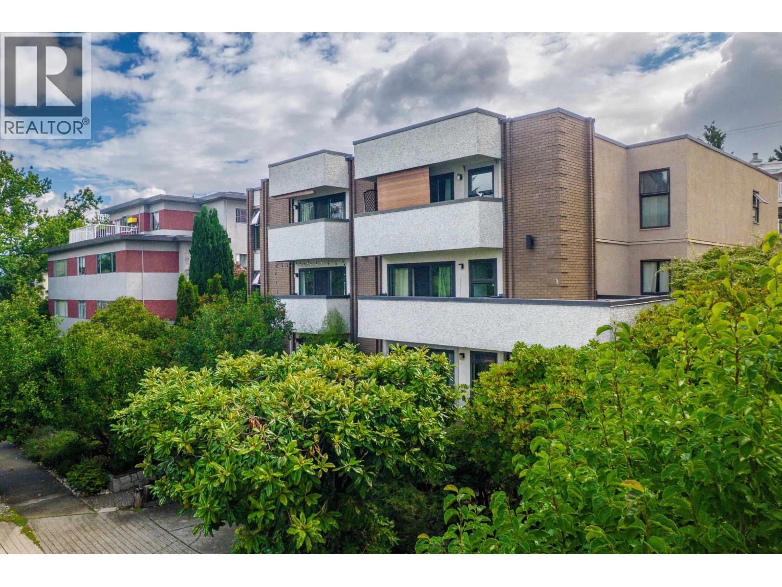 1 Bed, 1 Bath Apartment for Sale in Vancouver – 203 2240 WALL STREET, Vancouver – MLS# R3152379