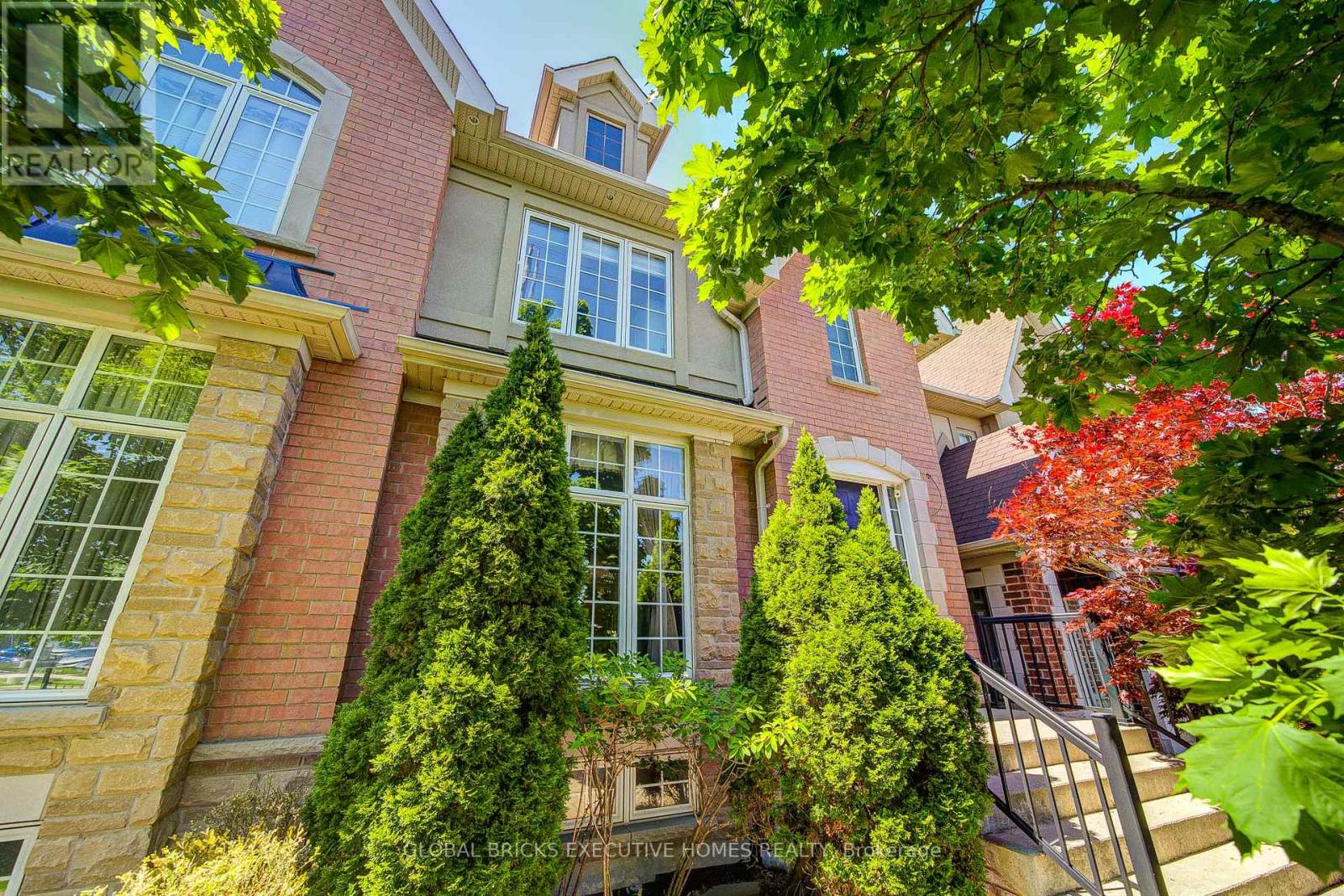 Photo of 3885 Eglinton Avenue