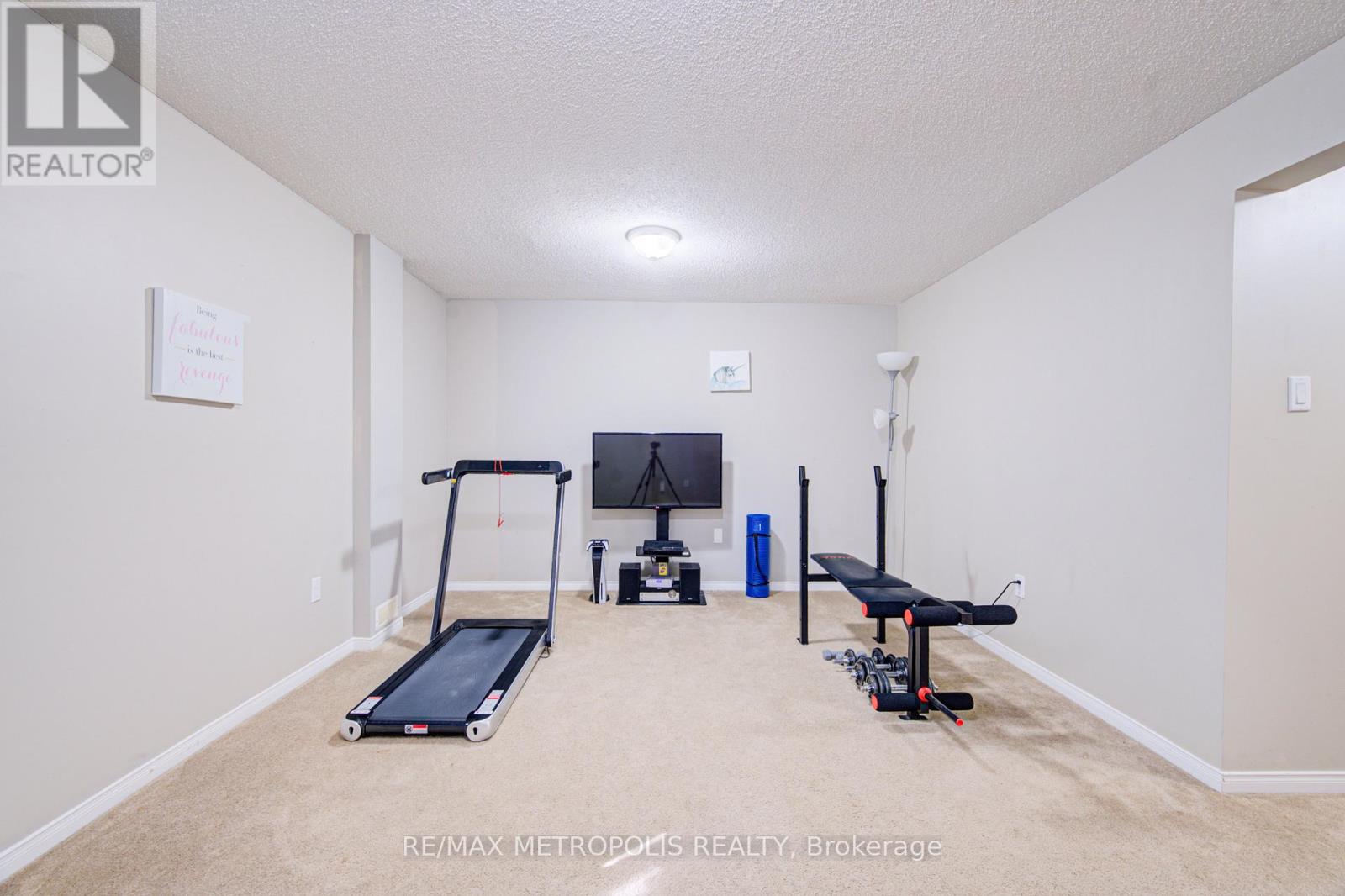 #37 124 GOSLING GARDENS - 27