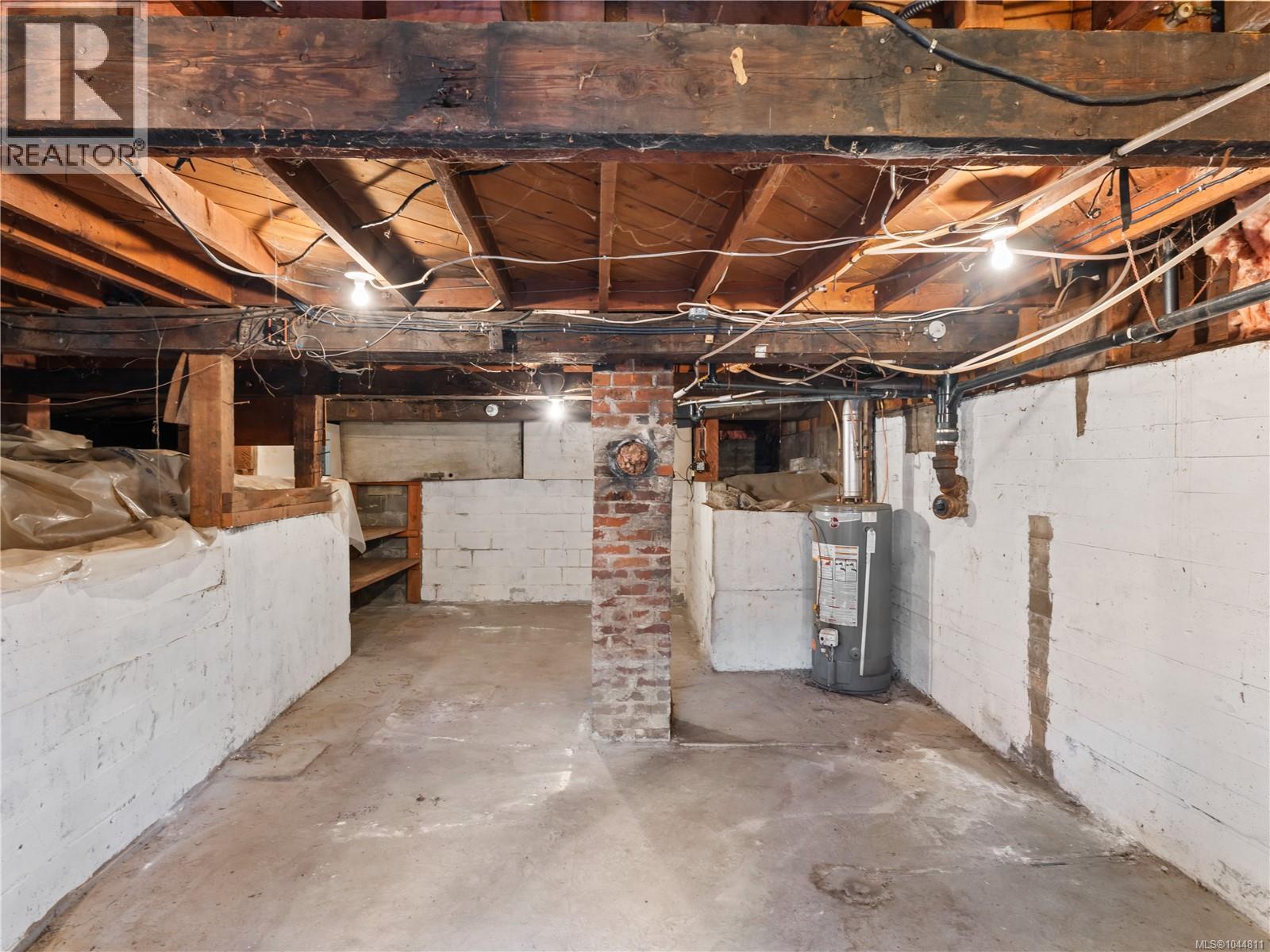 2968 Arbutus St - 14