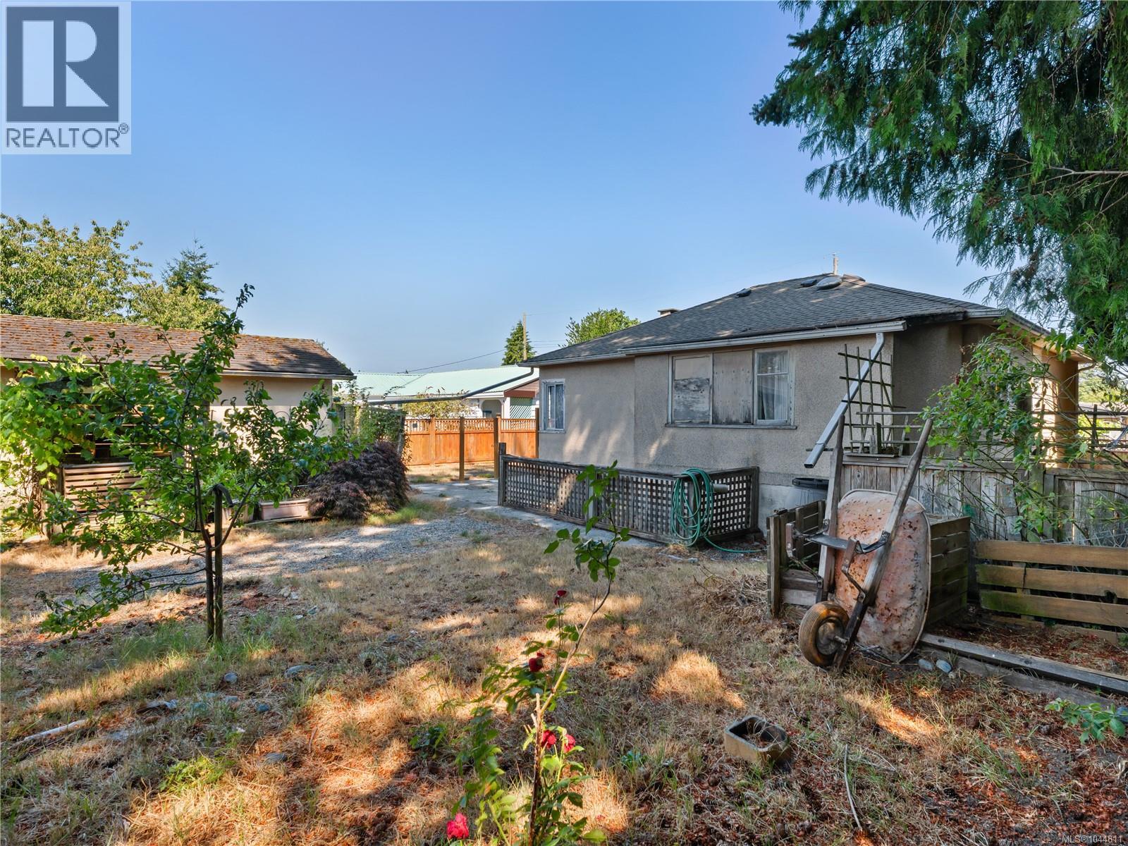 2968 Arbutus St - Image 20