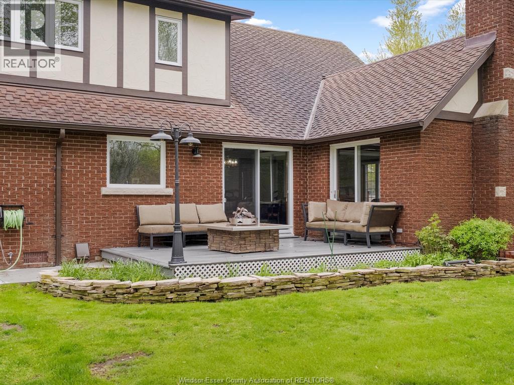 106 KAEL CRESCENT - 44