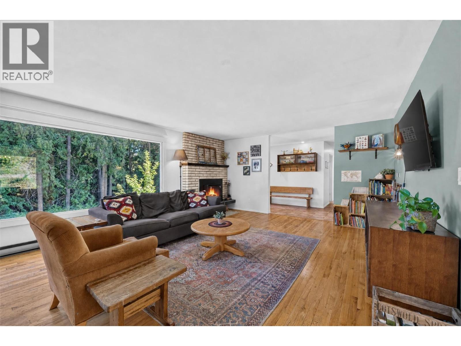  450 20 Avenue Southwest, Salmon Arm