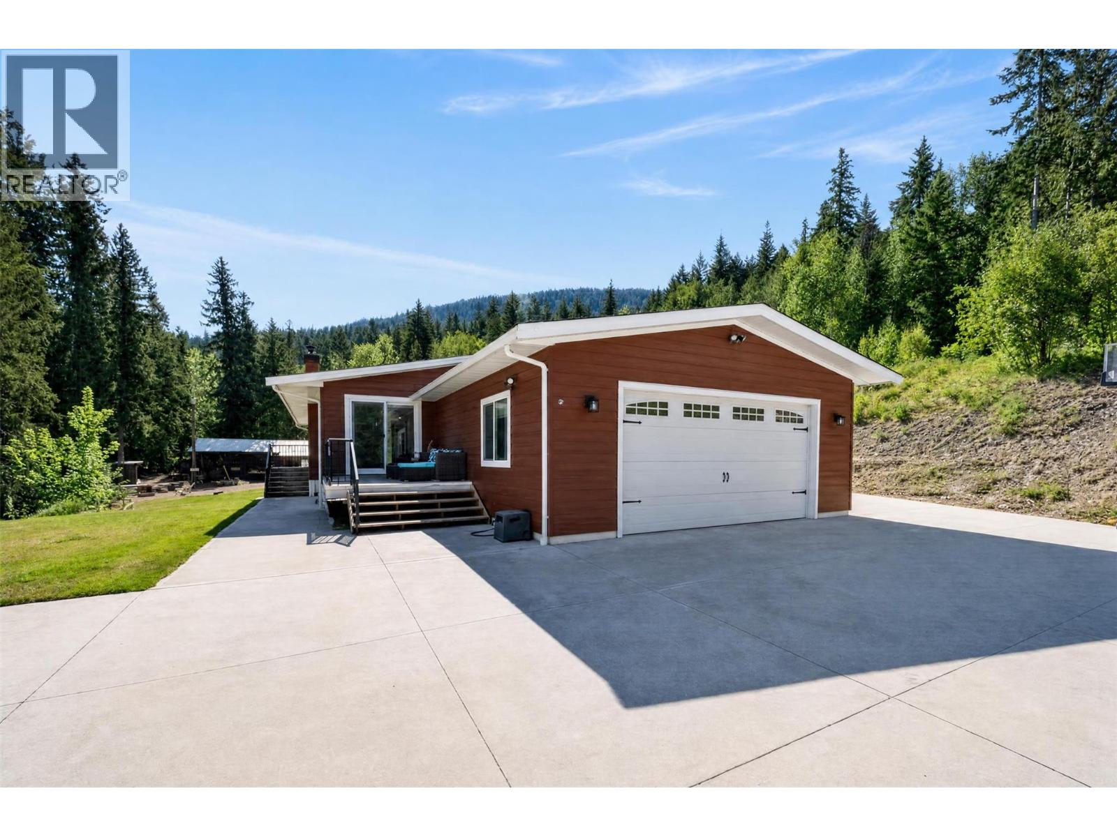  450 20 Avenue Southwest, Salmon Arm