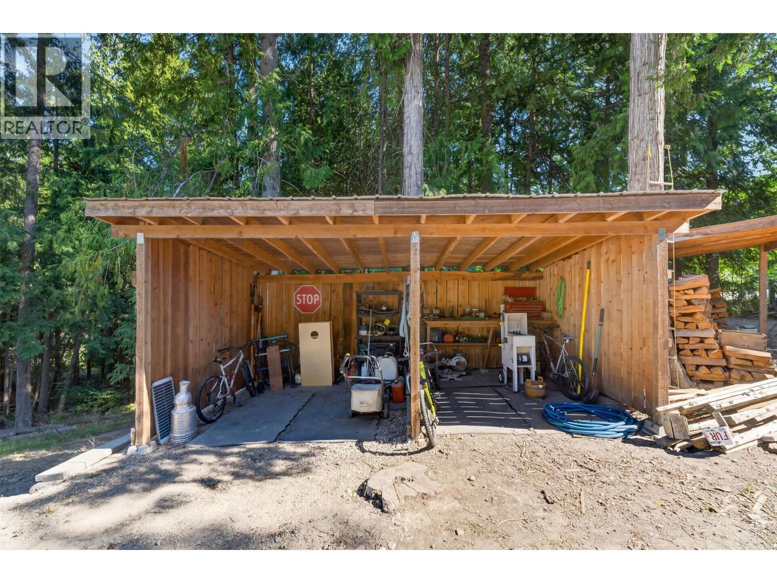  450 20 Avenue Southwest, Salmon Arm