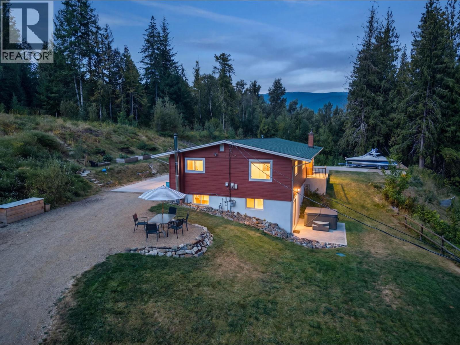  450 20 Avenue Southwest, Salmon Arm
