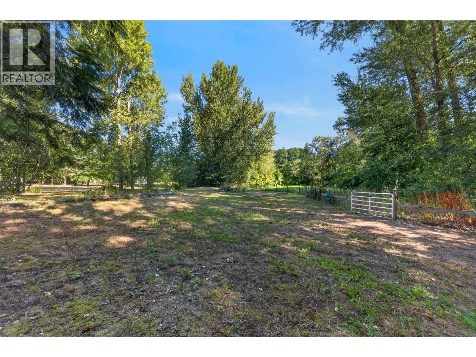  450 20 Avenue Southwest, Salmon Arm