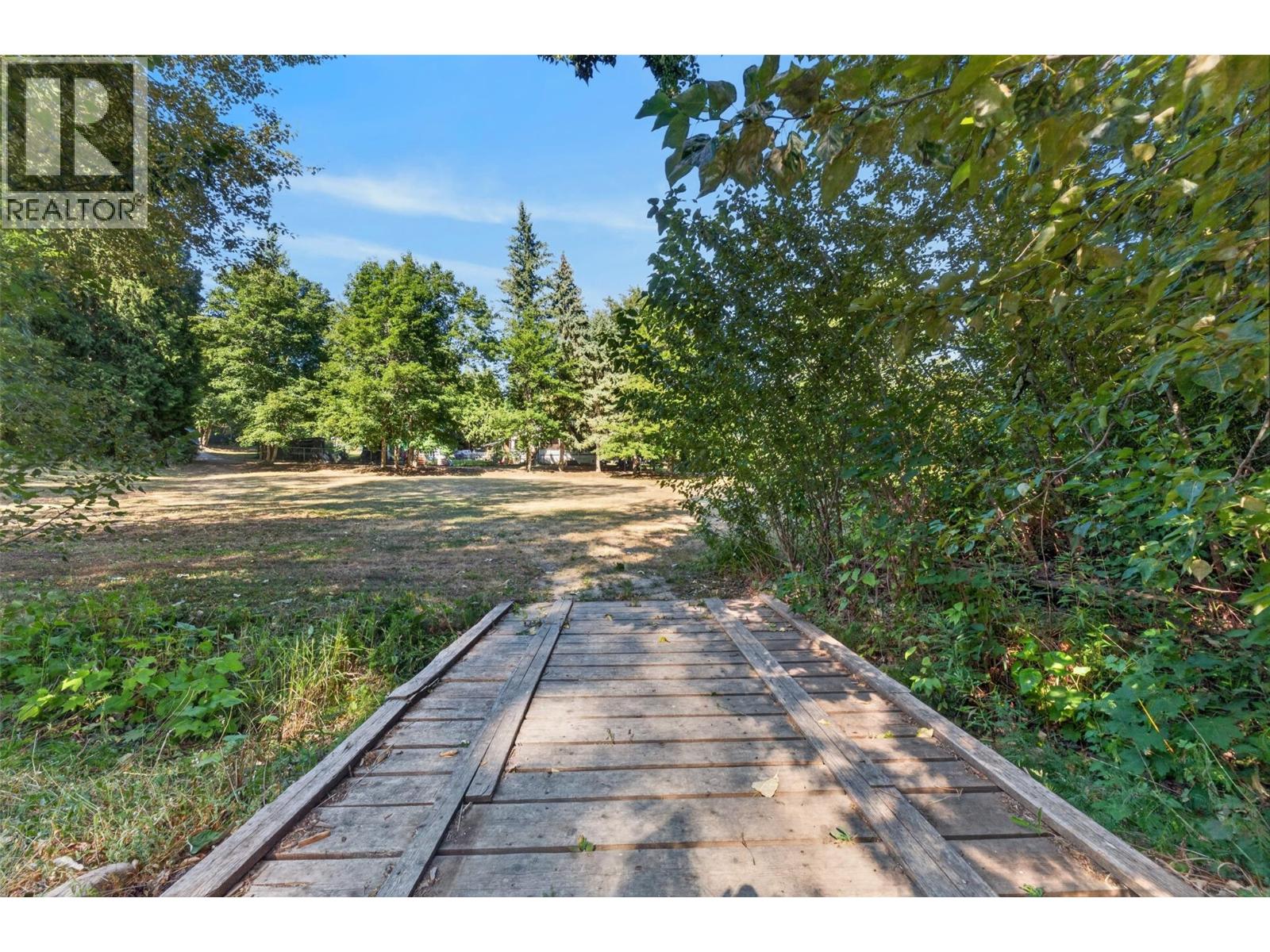  450 20 Avenue Southwest, Salmon Arm