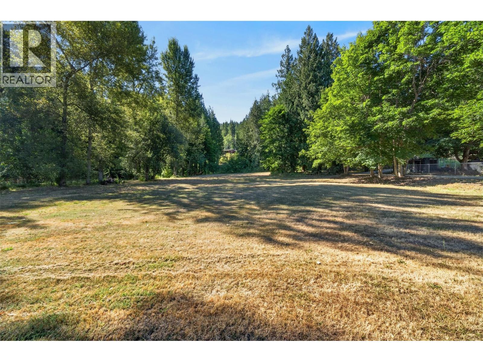  450 20 Avenue Southwest, Salmon Arm