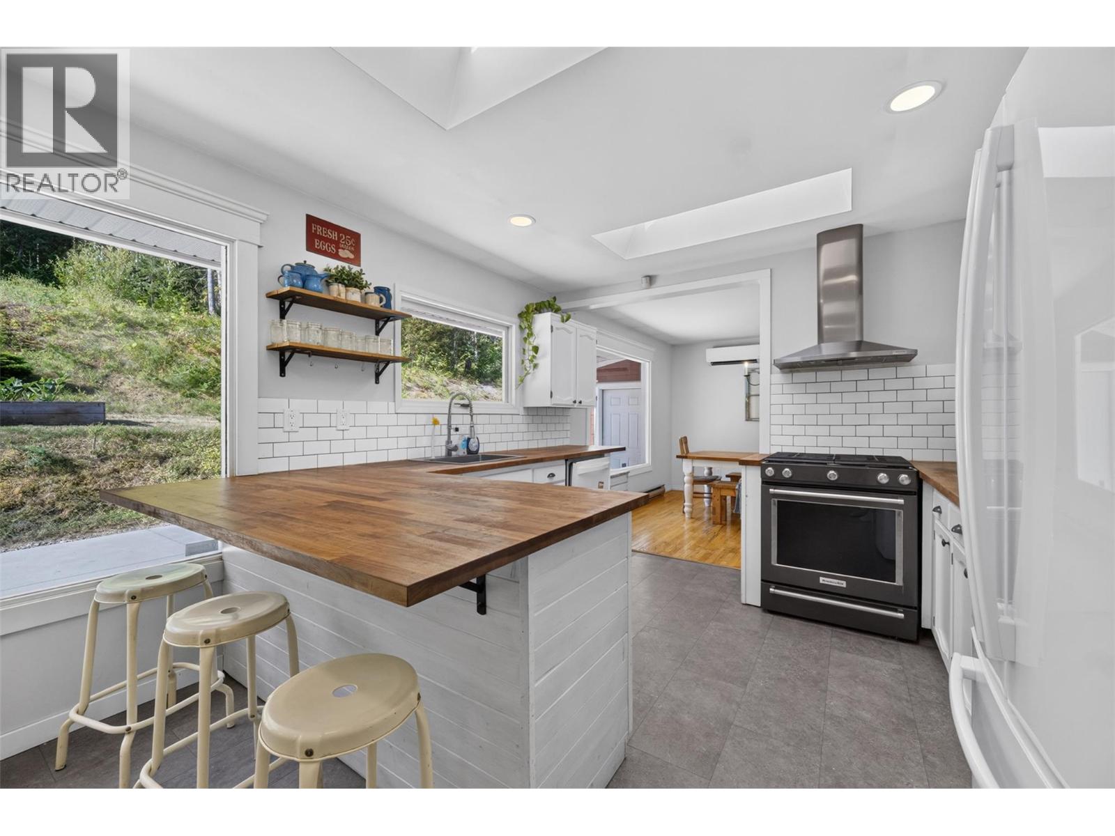  450 20 Avenue Southwest, Salmon Arm