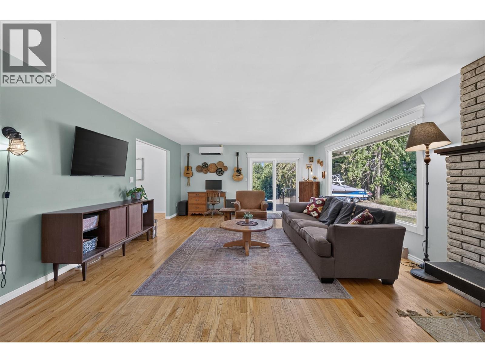  450 20 Avenue Southwest, Salmon Arm
