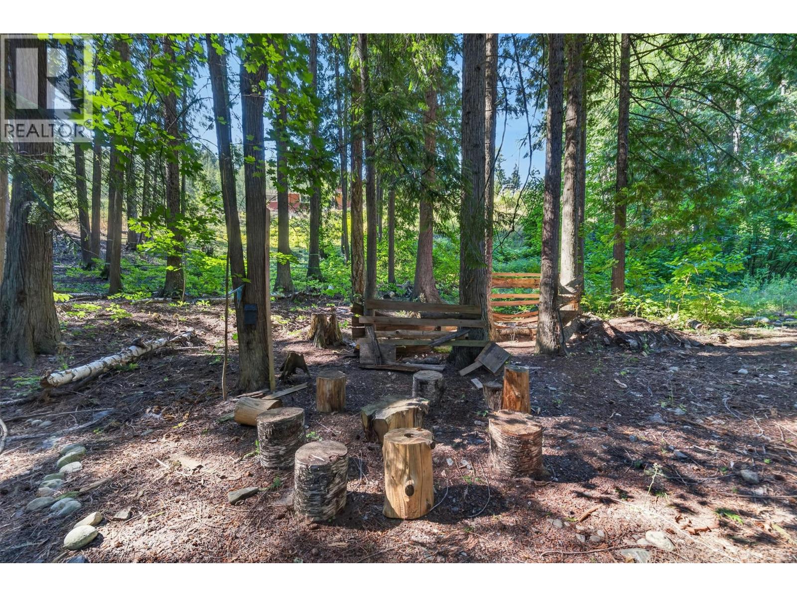  450 20 Avenue Southwest, Salmon Arm