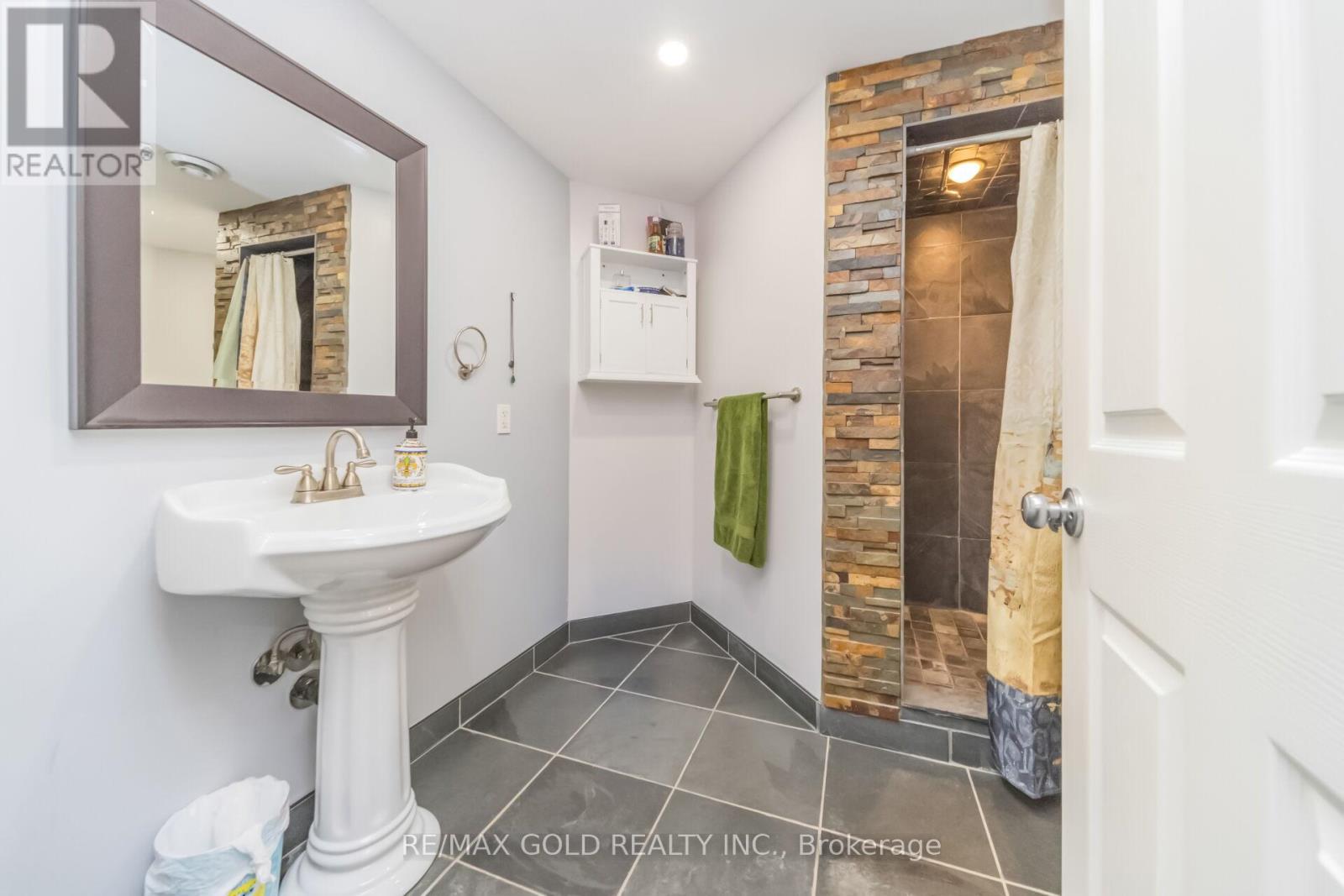 15252 CHINGUACOUSY ROAD - 33