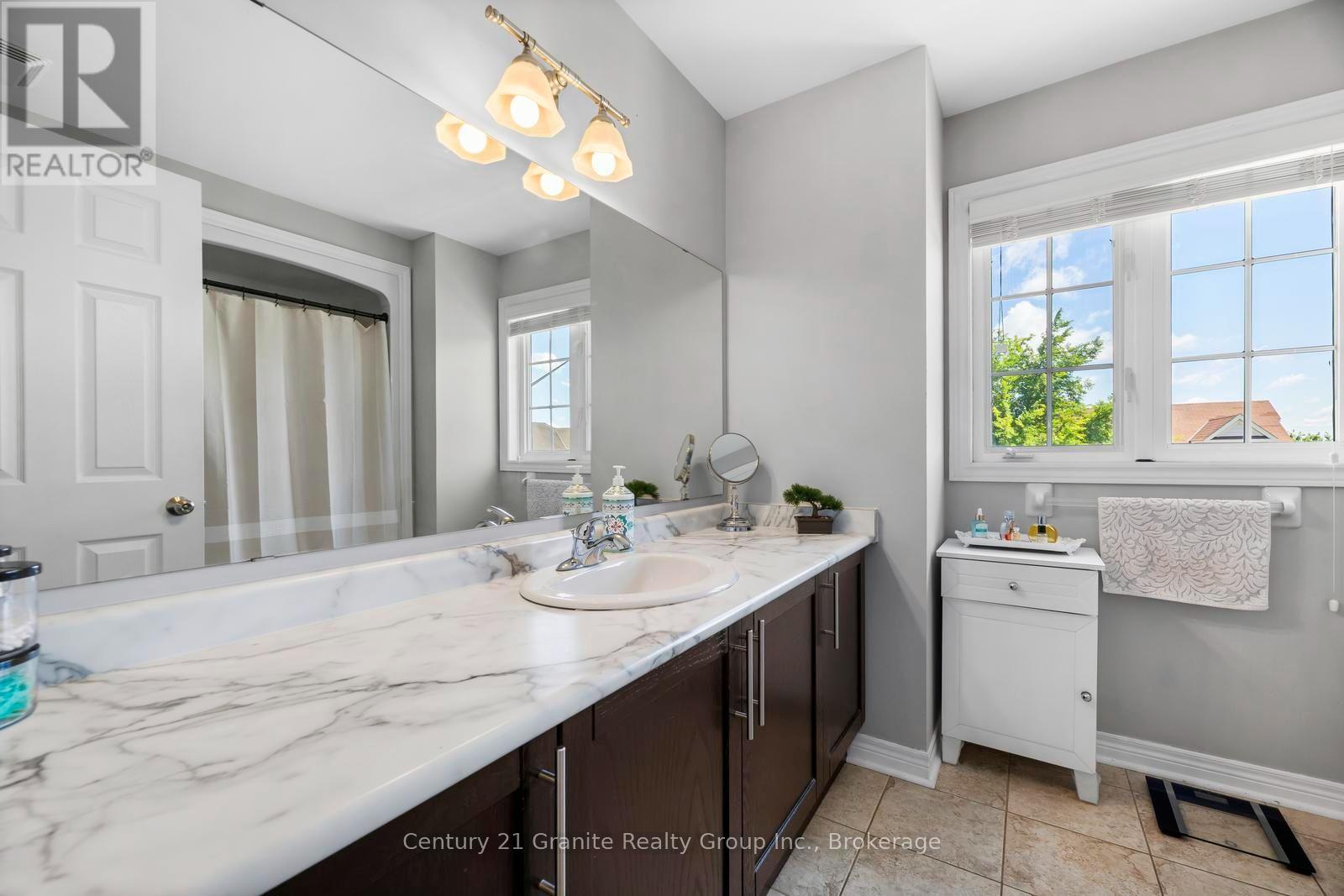 94 HOCKLEY AVENUE - 25