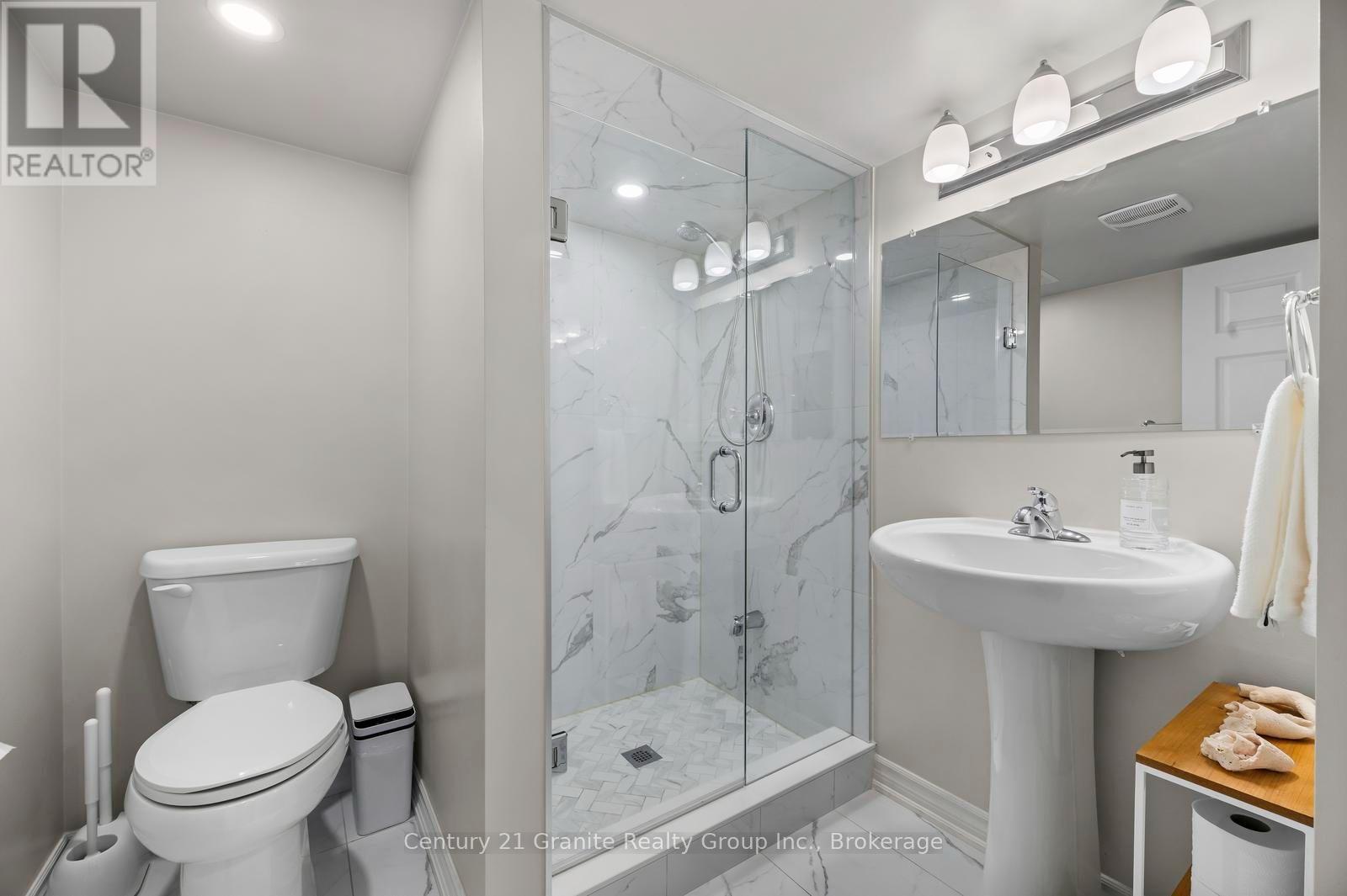 94 HOCKLEY AVENUE - Image 36