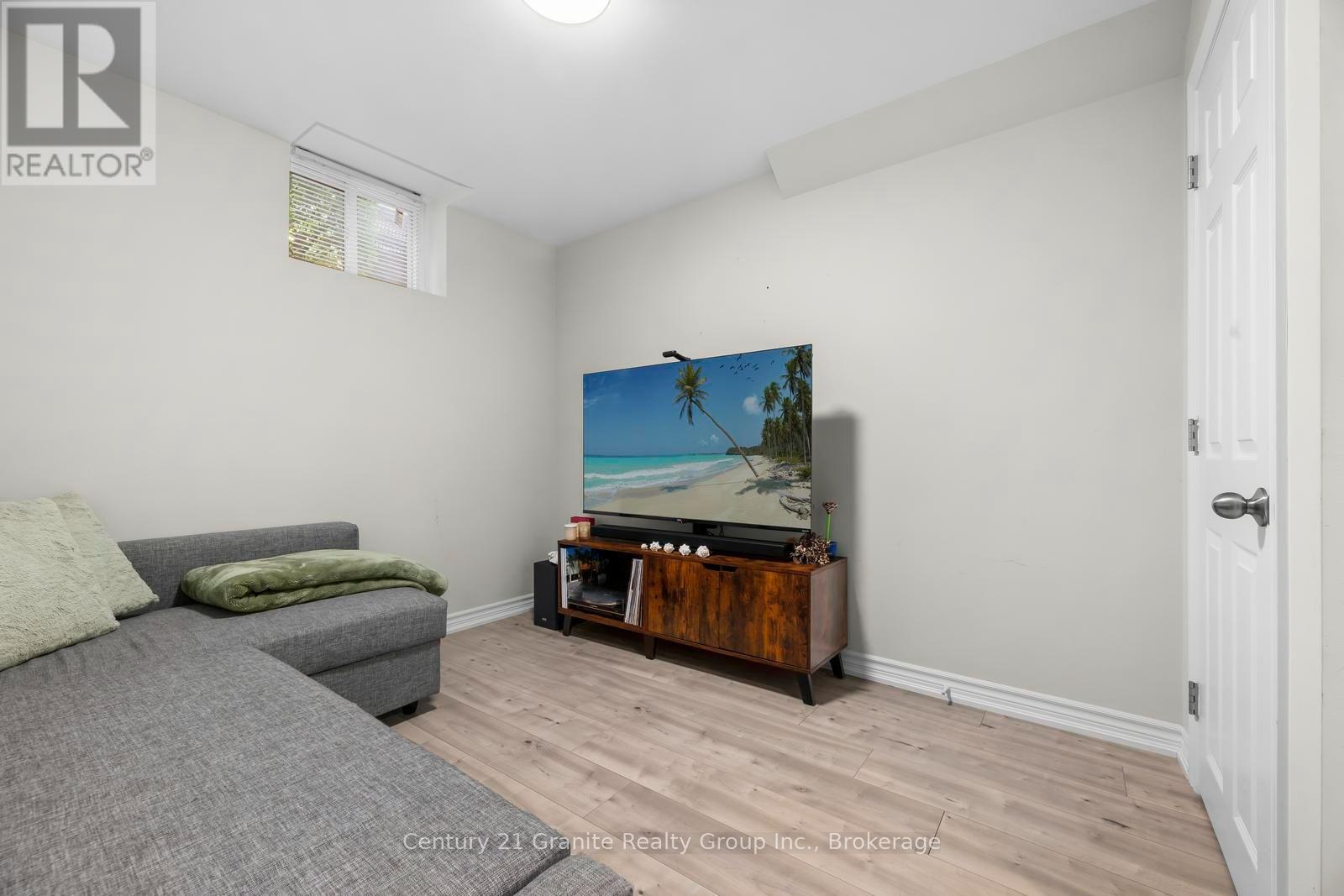 94 HOCKLEY AVENUE - Image 37