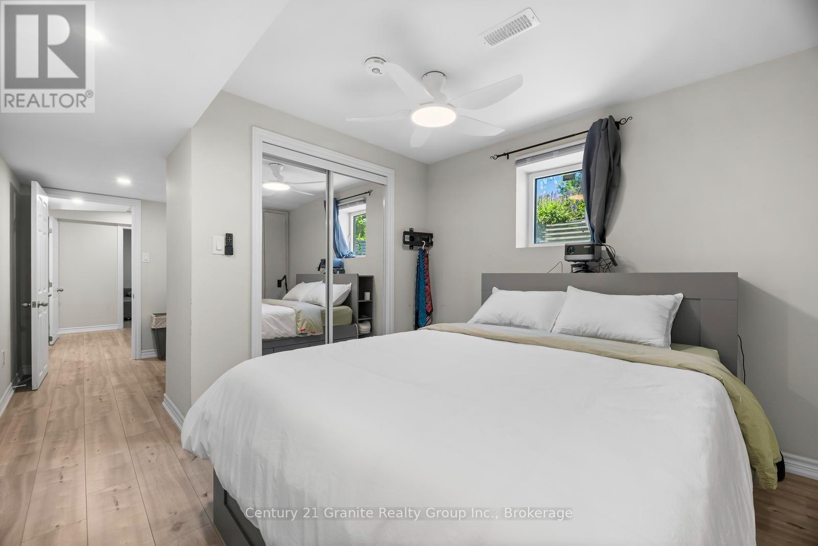 94 HOCKLEY AVENUE - 42