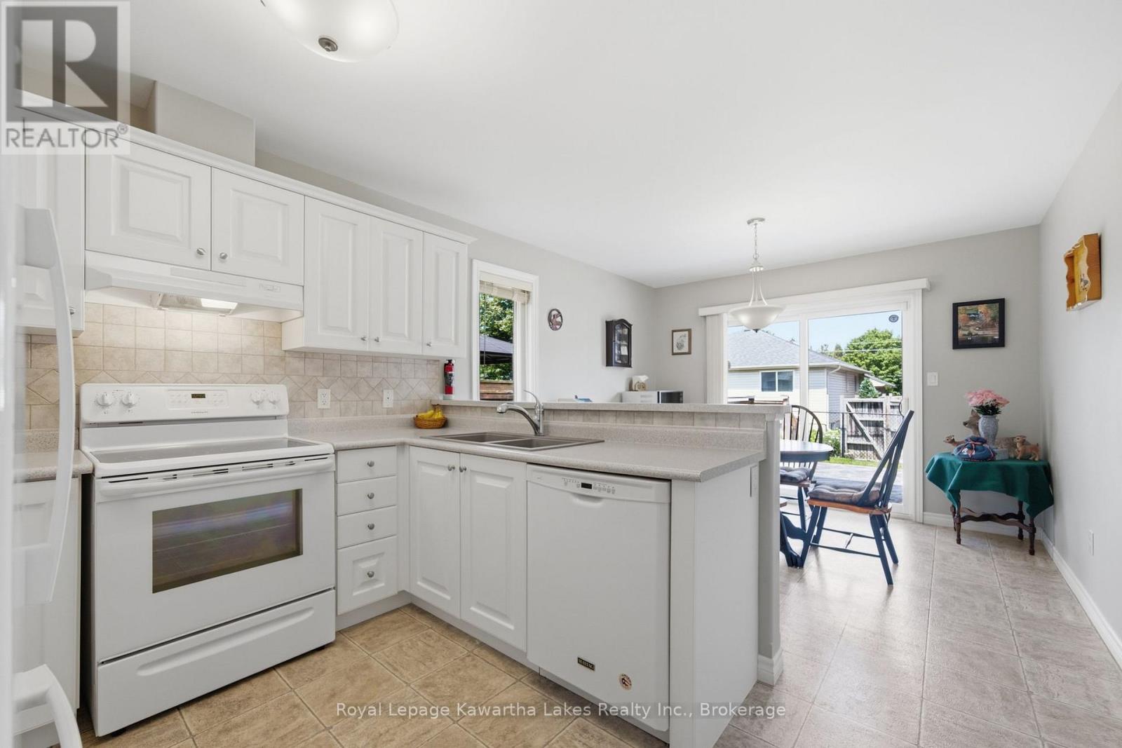 32 GEE CRESCENT - 12