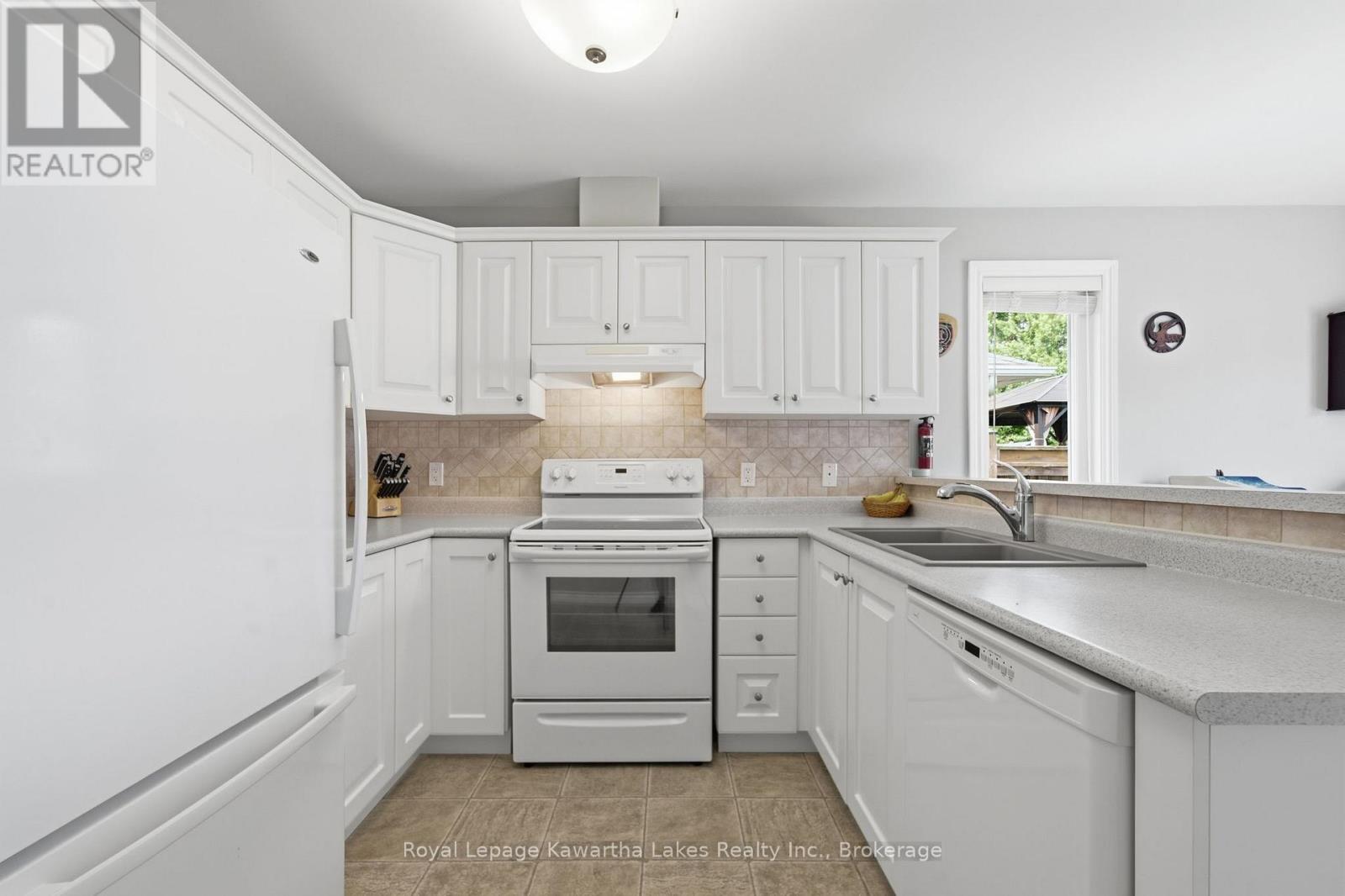 32 GEE CRESCENT - Image 14