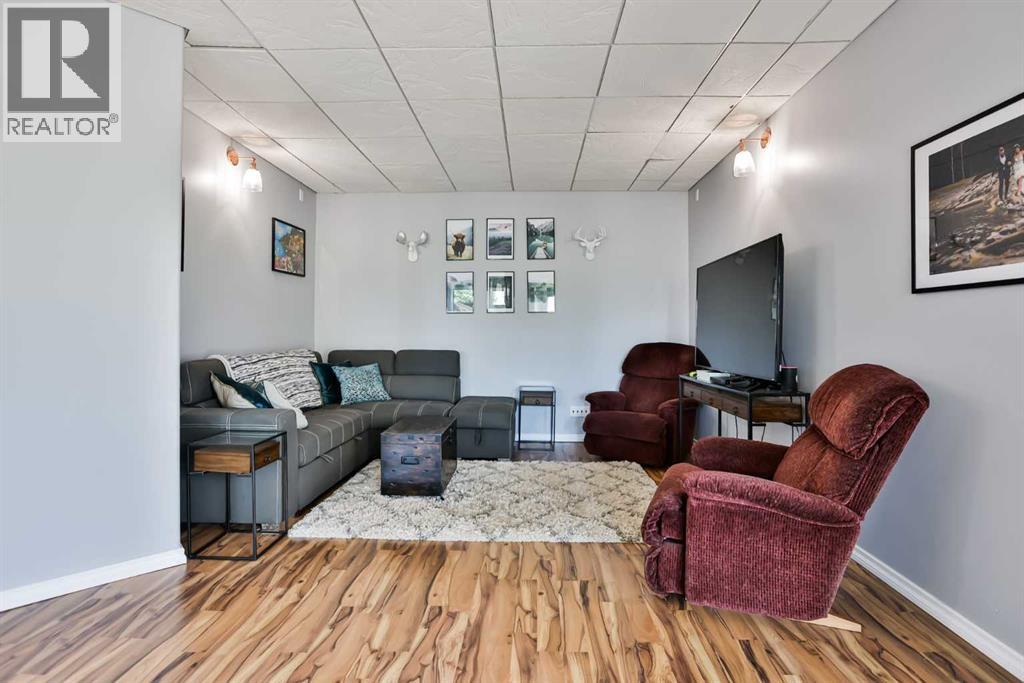 406 Meadow Lark Drive - Image 25