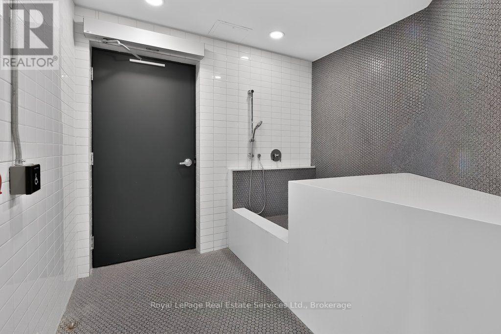 #332 405 DUNDAS STREET W - 38
