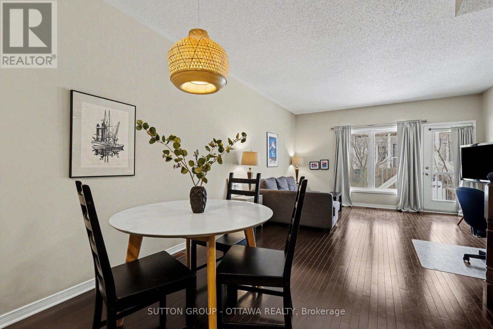 2 Bed, 2 Bath House for Sale in Ottawa – 340 LONDON TERRACE, Ottawa – MLS# X13640710 - Image 12