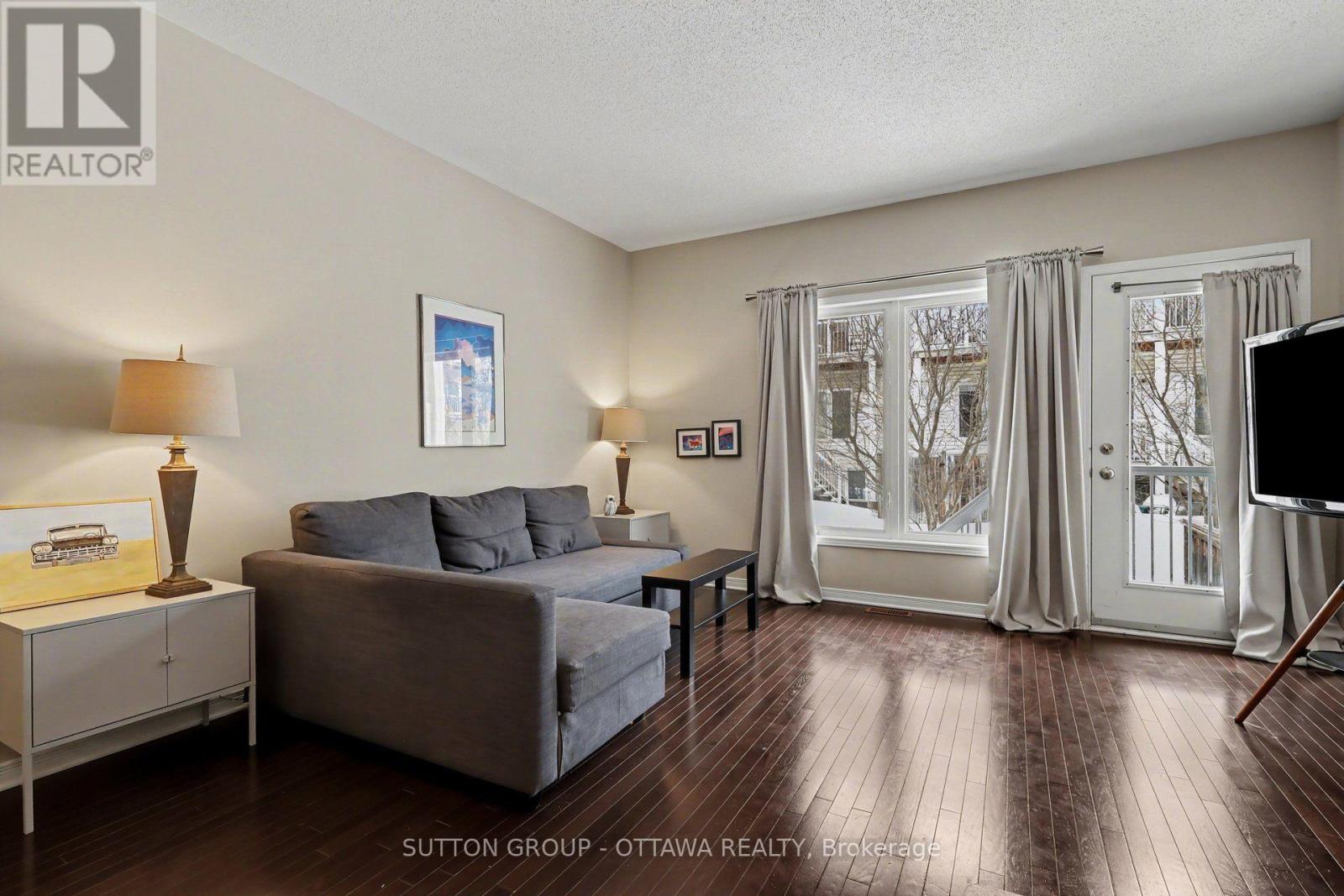 340 LONDON TERRACE - 13