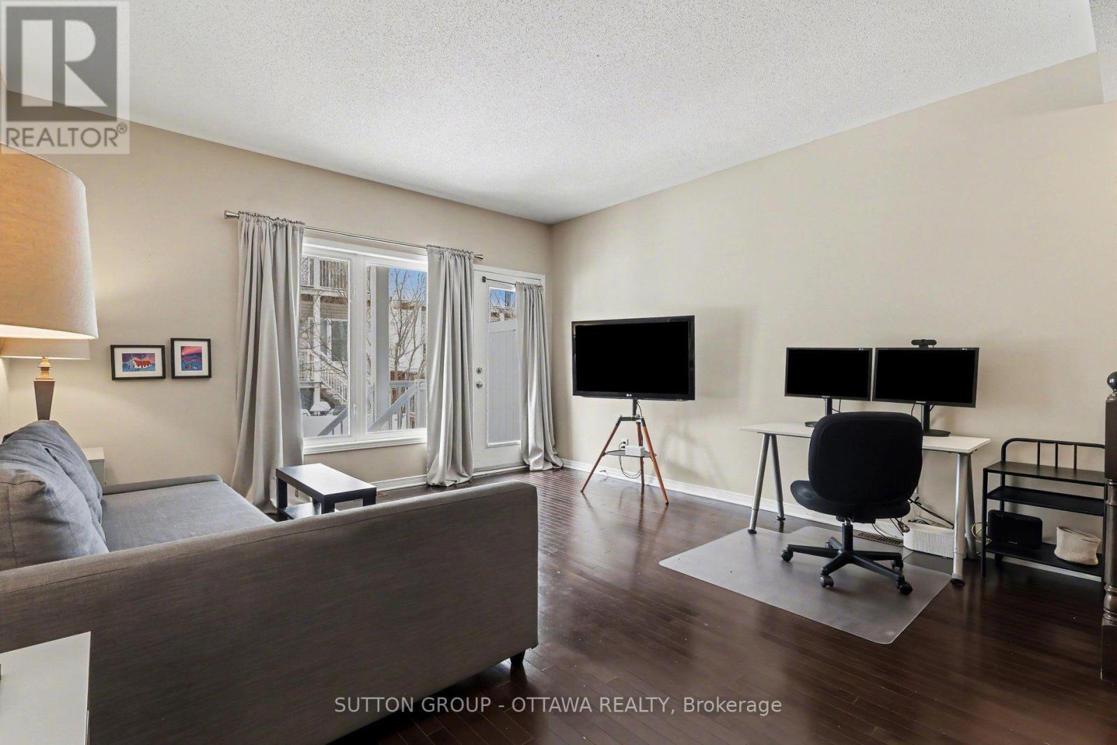 2 Bed, 2 Bath House for Sale in Ottawa – 340 LONDON TERRACE, Ottawa – MLS# X13640710 - Image 15