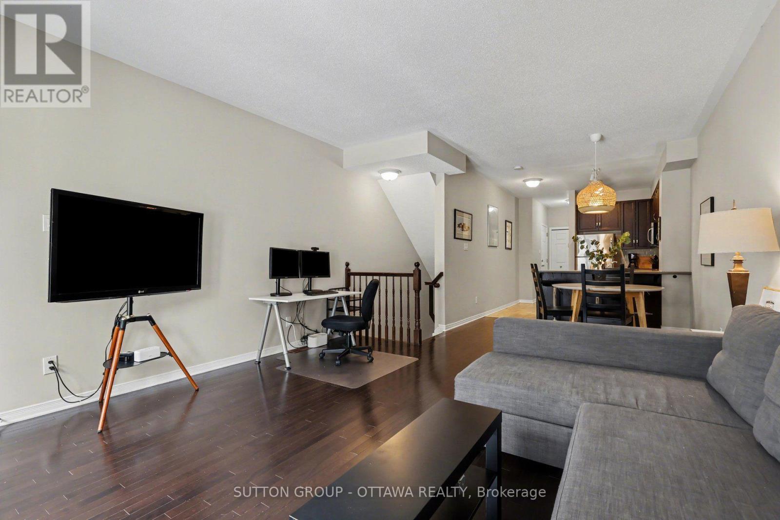 2 Bed, 2 Bath House for Sale in Ottawa – 340 LONDON TERRACE, Ottawa – MLS# X13640710 - Image 16