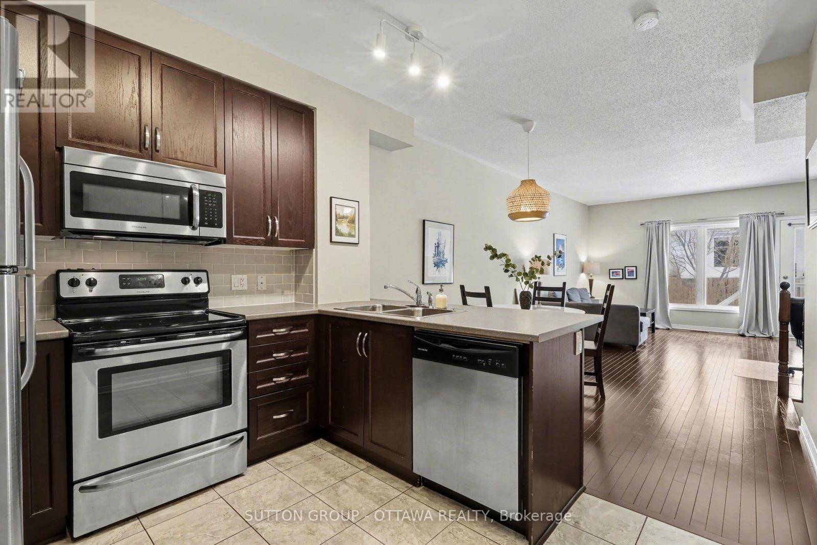 2 Bed, 2 Bath House for Sale in Ottawa – 340 LONDON TERRACE, Ottawa – MLS# X13640710 - Image 7