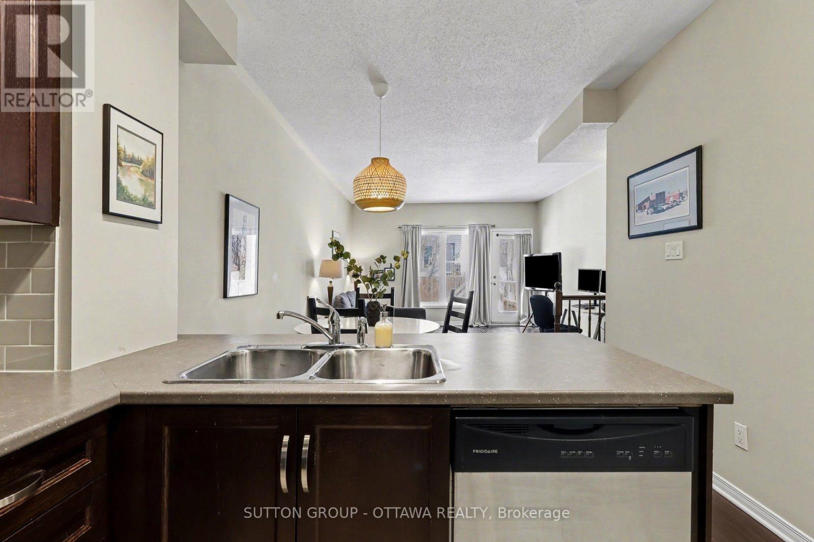 2 Bed, 2 Bath House for Sale in Ottawa – 340 LONDON TERRACE, Ottawa – MLS# X13640710 - Image 8