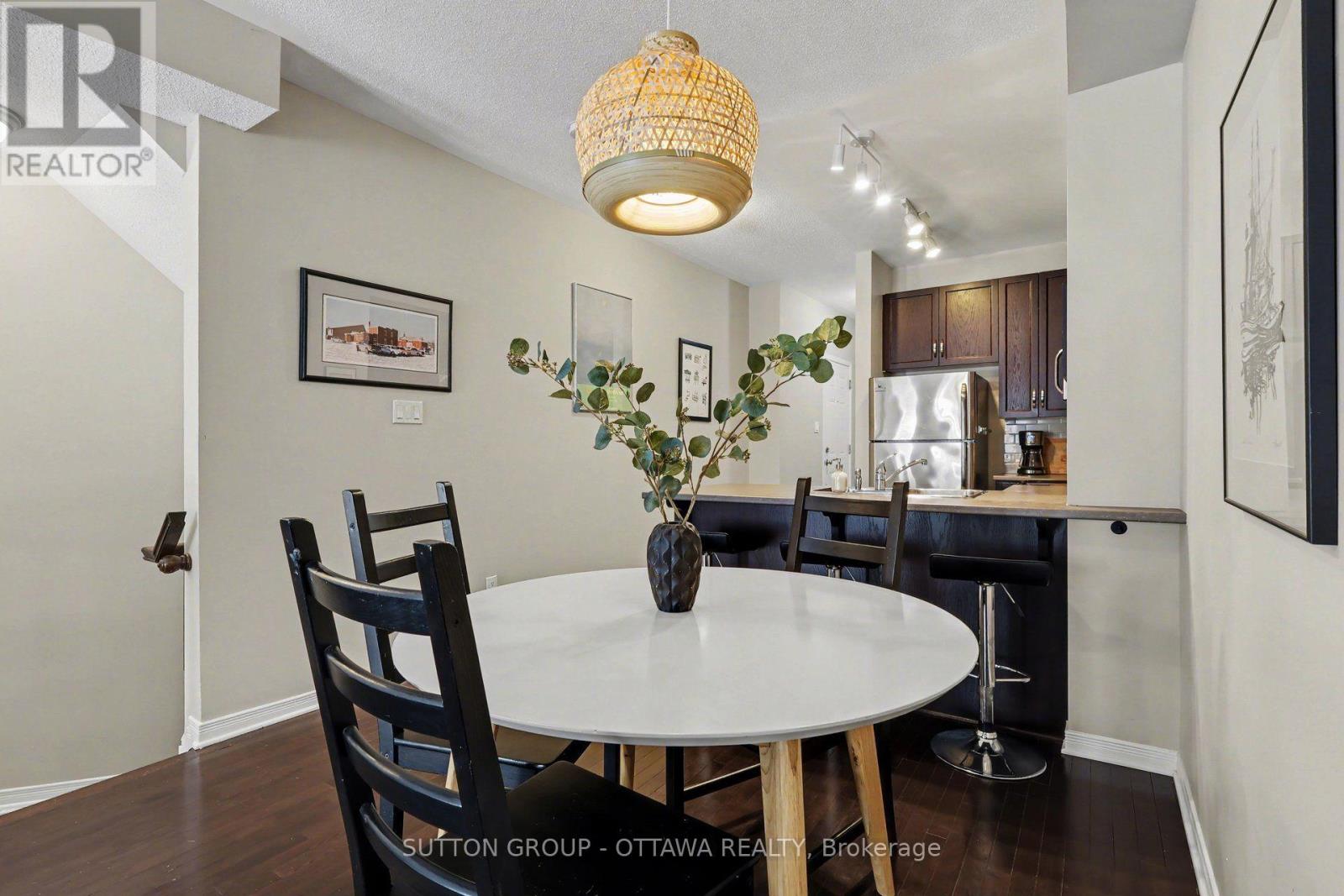 2 Bed, 2 Bath House for Sale in Ottawa – 340 LONDON TERRACE, Ottawa – MLS# X13640710 - Image 9