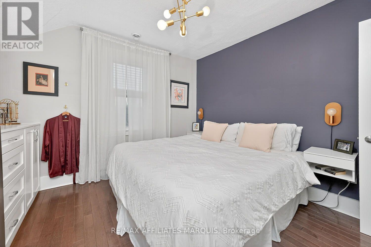 20 RIVER STREET - 22
