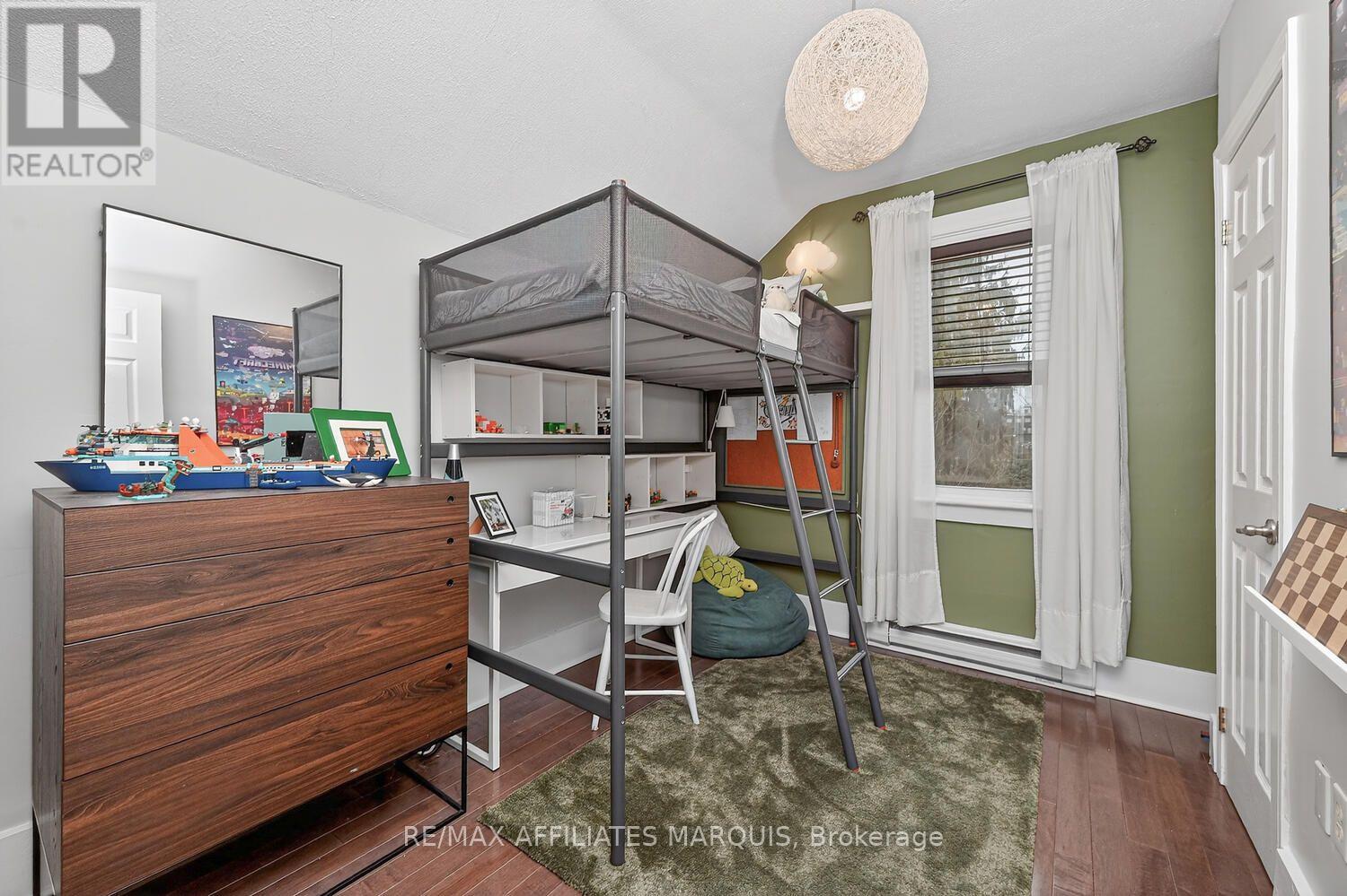 20 RIVER STREET - 28