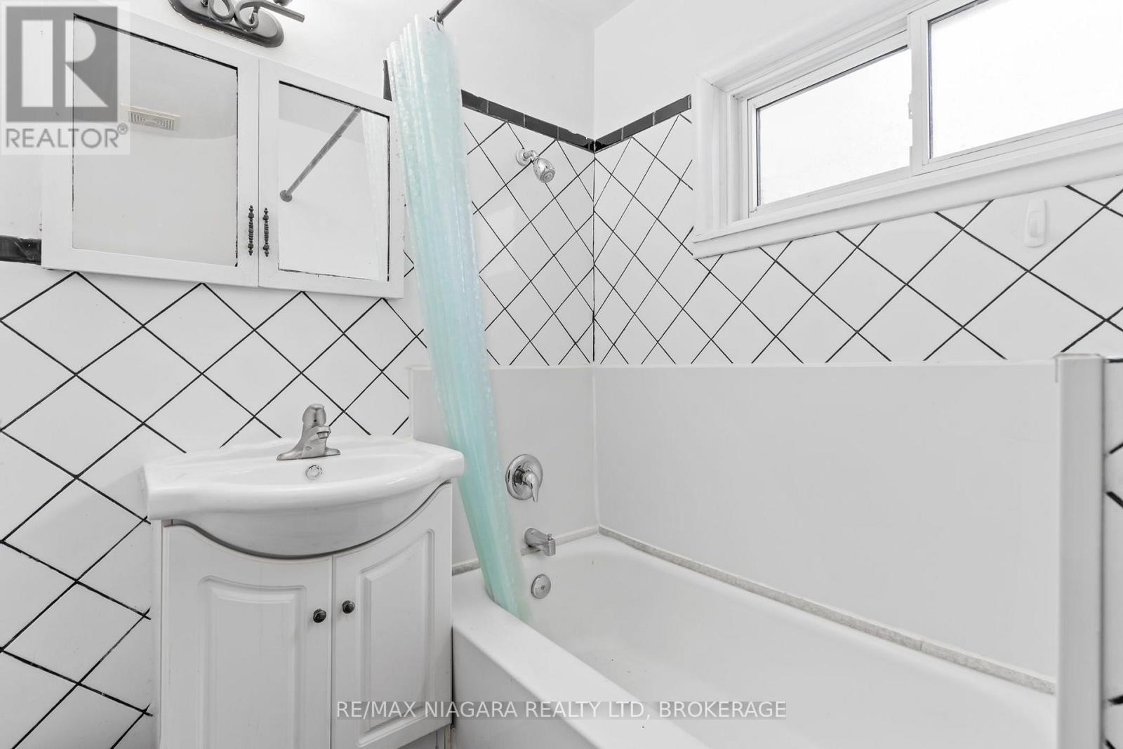 73 HILLVIEW ROAD - Image 11