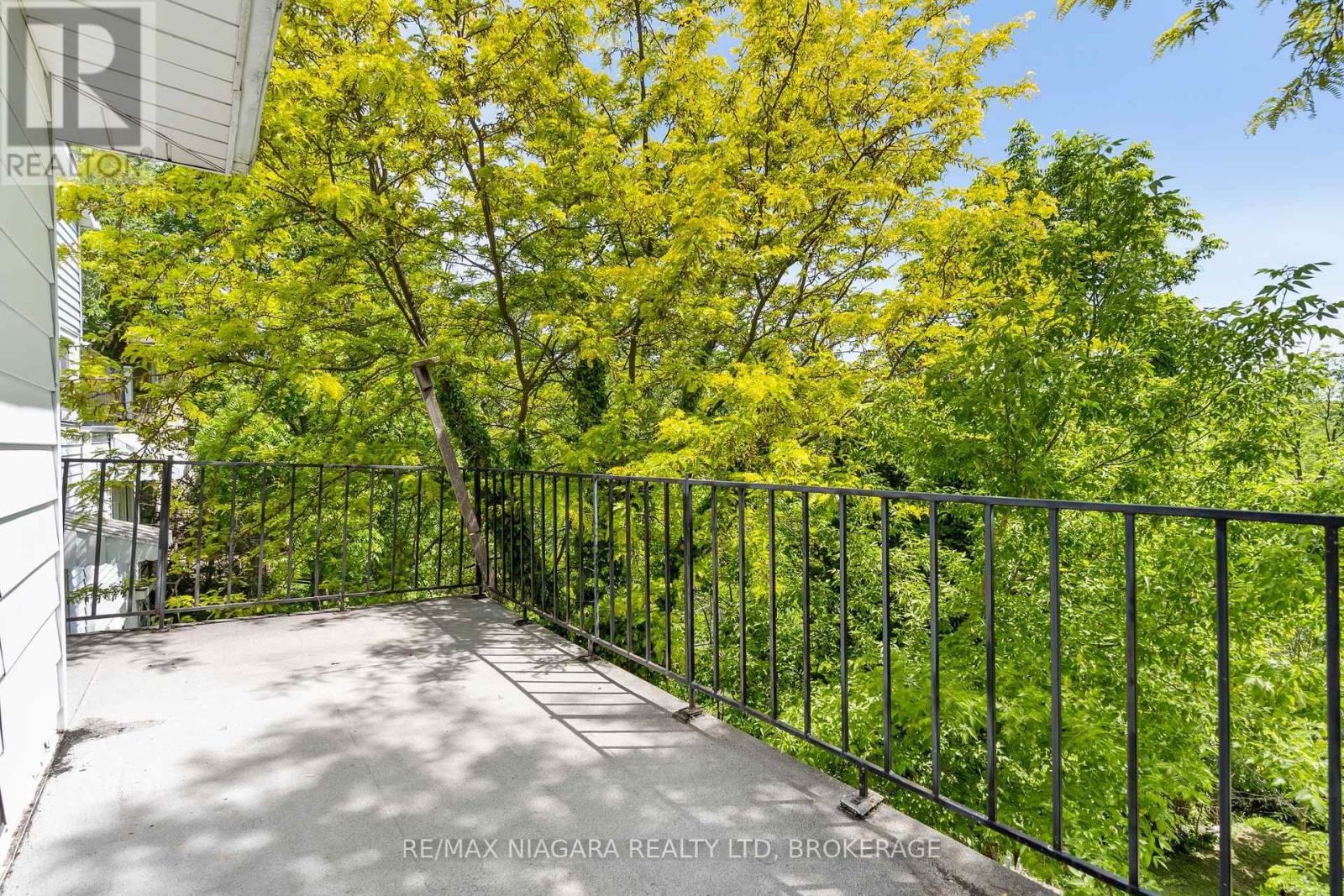 73 HILLVIEW ROAD - Image 25