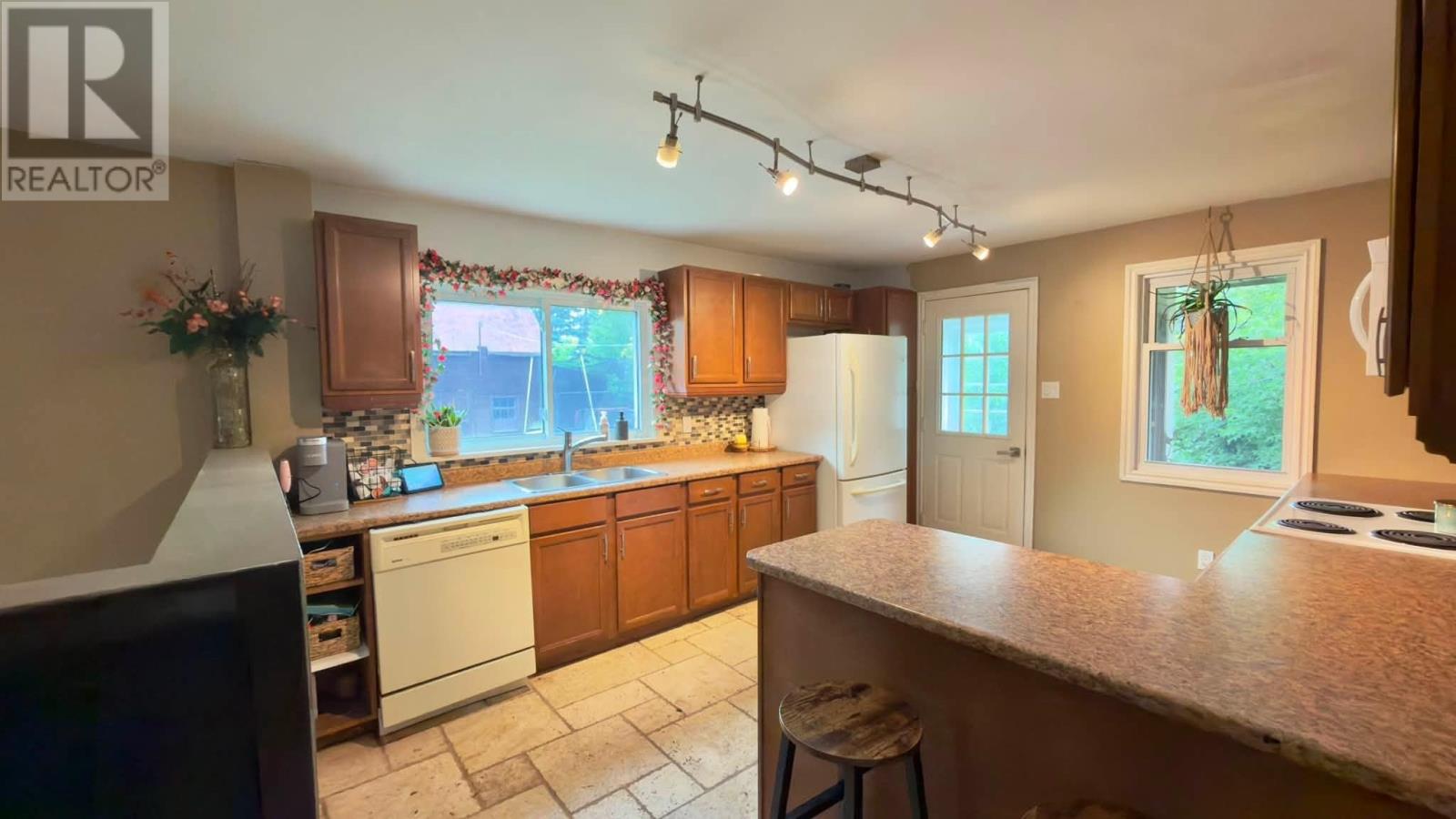 64 MAPLE ST - Image 7