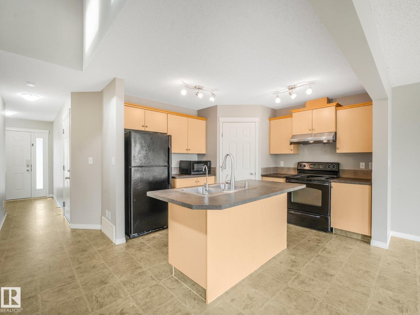 11844 21 AV SW - 4