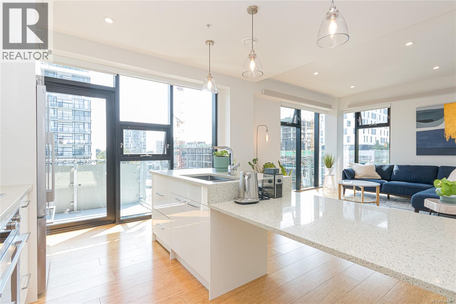 S404 1411 Cook Street, Victoria