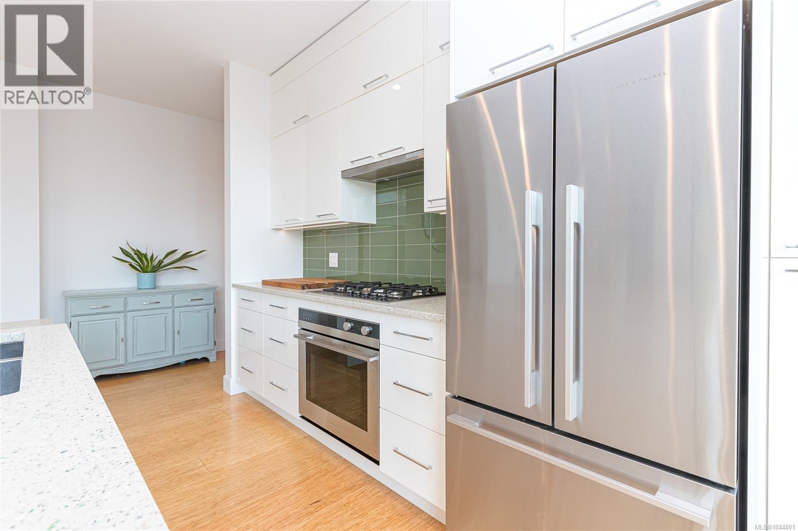 S404 1411 Cook Street, Victoria