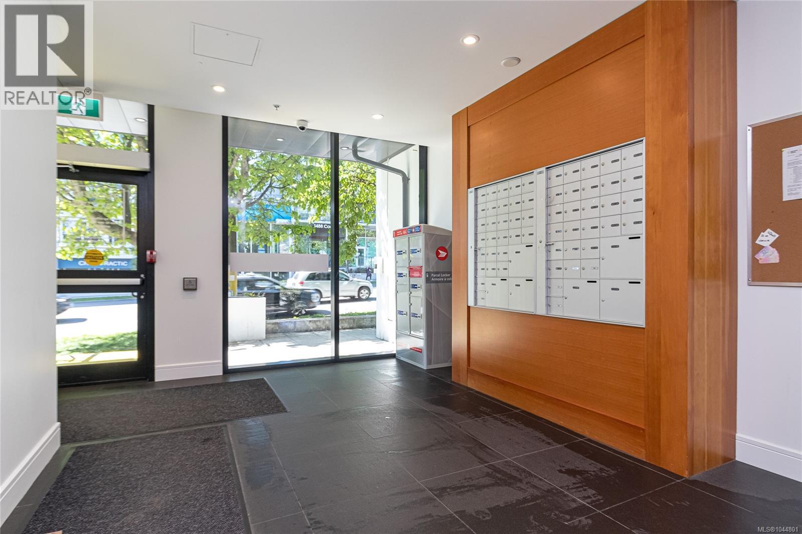 #S404 1411 Cook St - 4