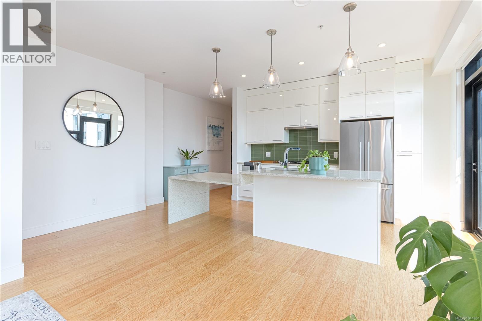 #S404 1411 Cook St - 8