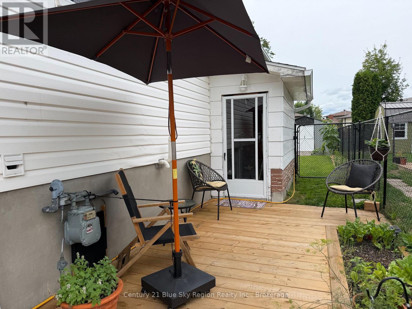 40 CHARLTON CRESCENT - 23