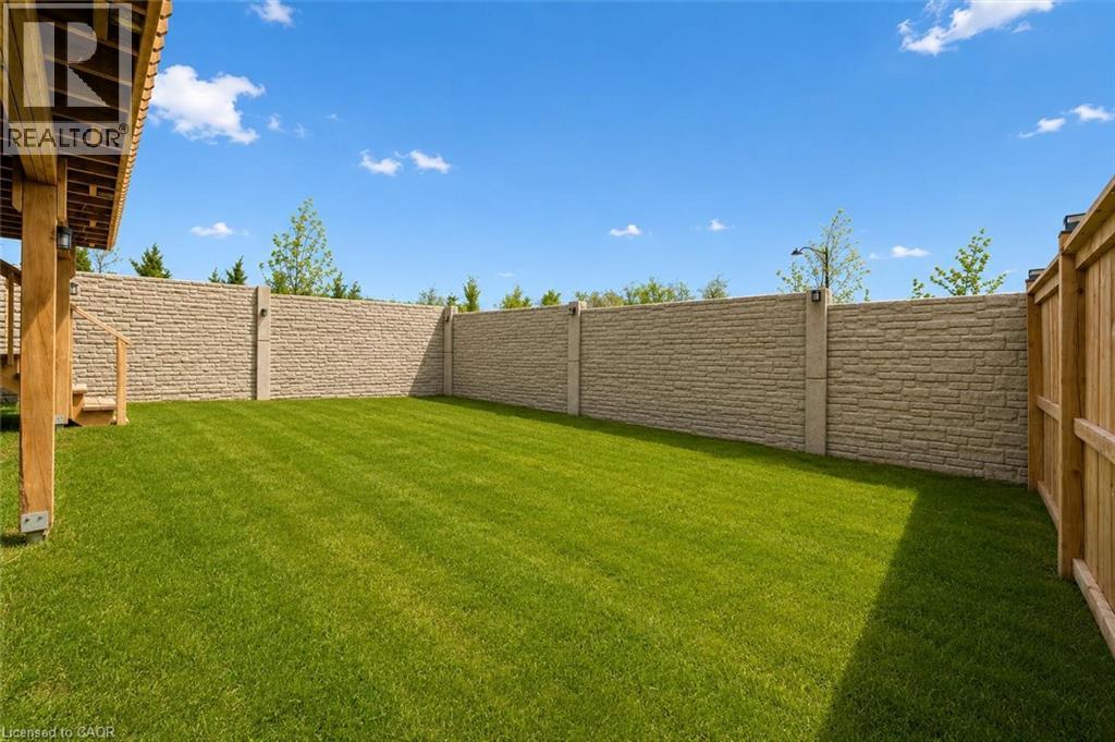 3 QUEENSBROOK Crescent - 32