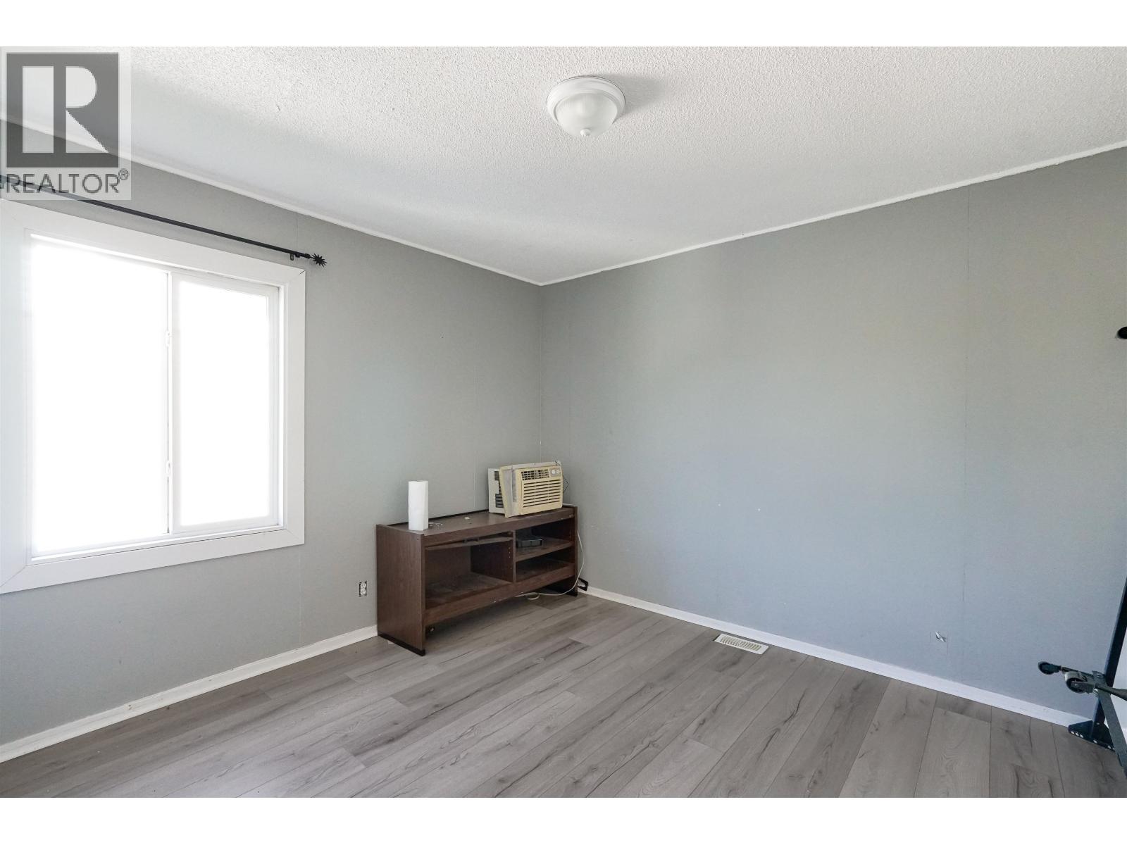 36 FULMAR STREET - 8